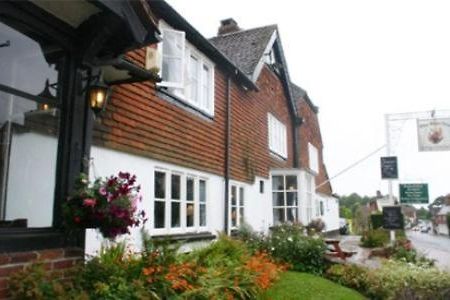 The Bear Inn And Burwash Motel Екстер'єр фото