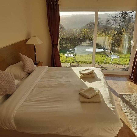 The Bear Inn And Burwash Motel Екстер'єр фото