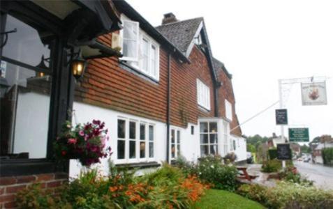 The Bear Inn And Burwash Motel Екстер'єр фото